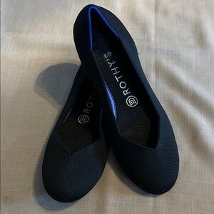 EUC Rothy's Women's Black and Blue Flats